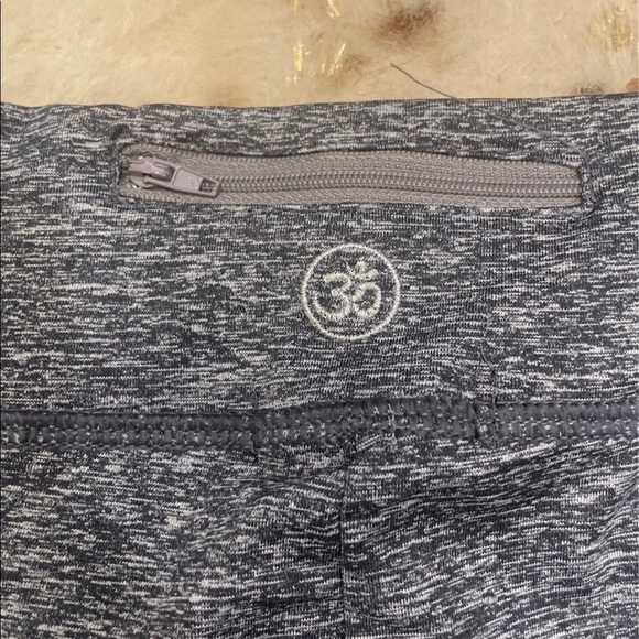 Athletic leggings - Picture 3 of 4